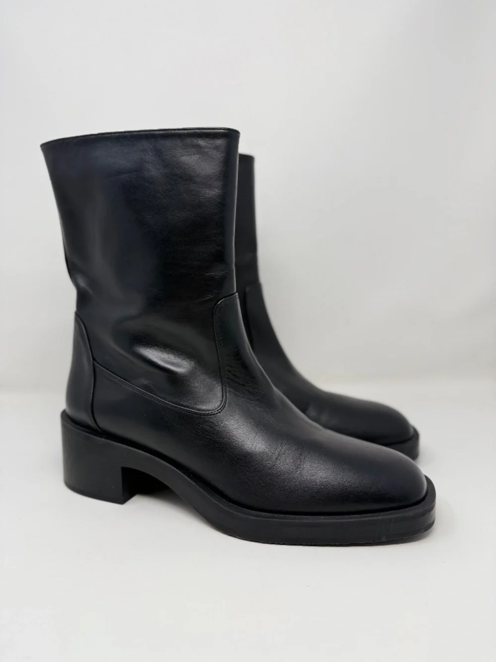 New Stuart Weitzman Kaia Leather Ankle Boot Black Sz 9.5